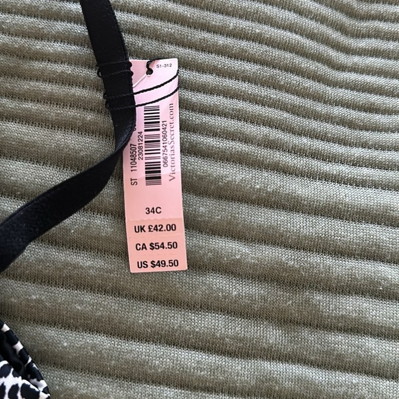 Victoria Secret Bra - Picture 4 of 6